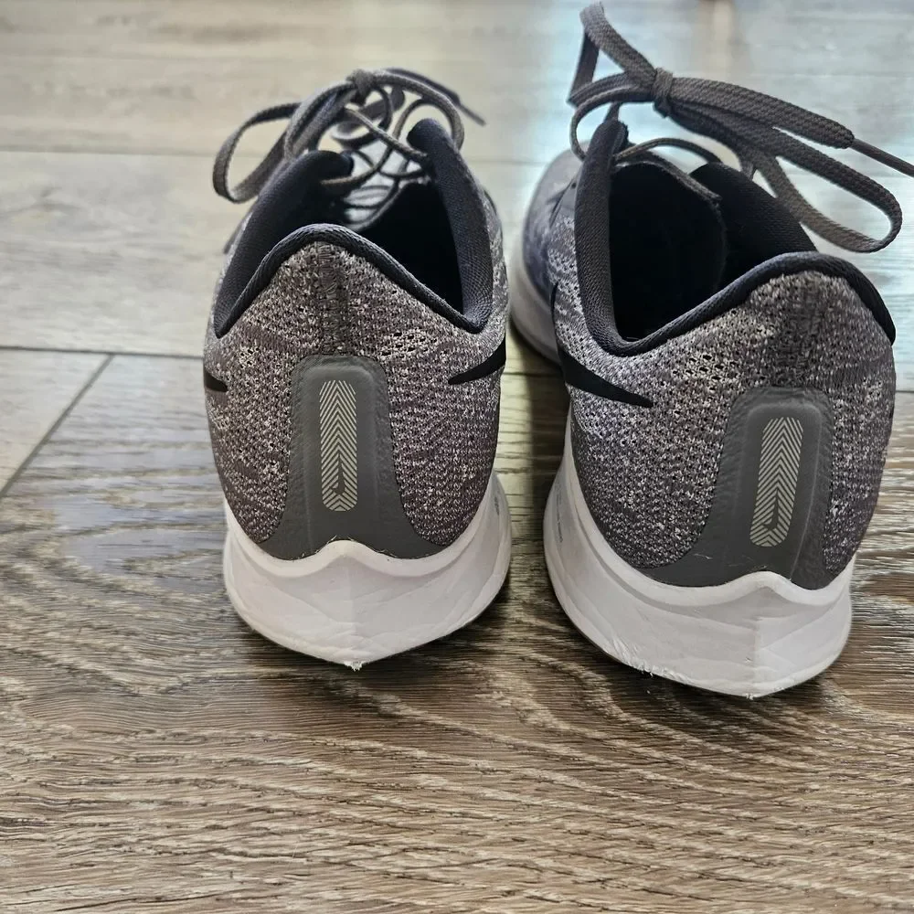 Nike Women's Gray Running Shoes
